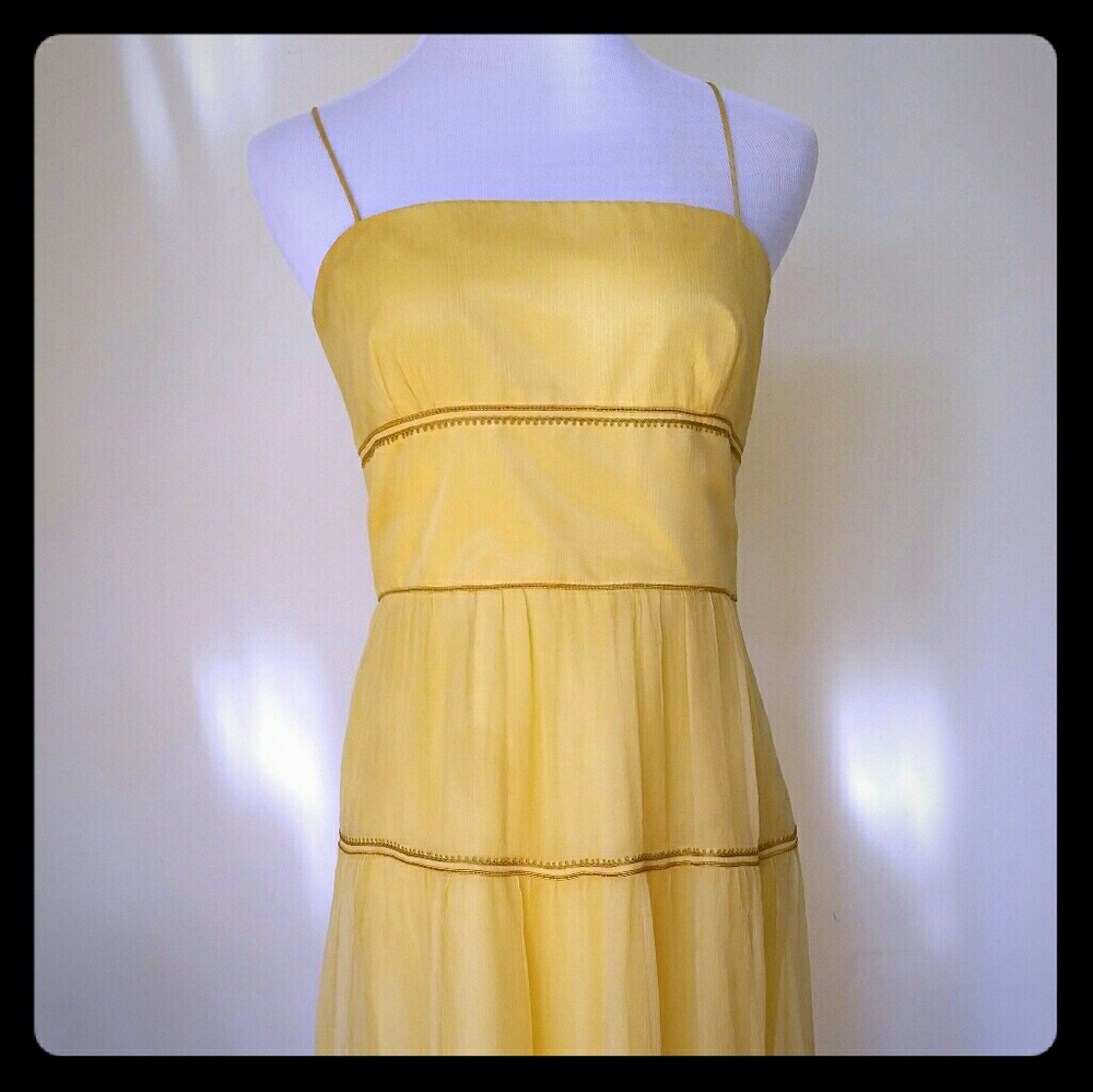 Laundry yellow 4 tier gorgeous dress by Shelli Seg